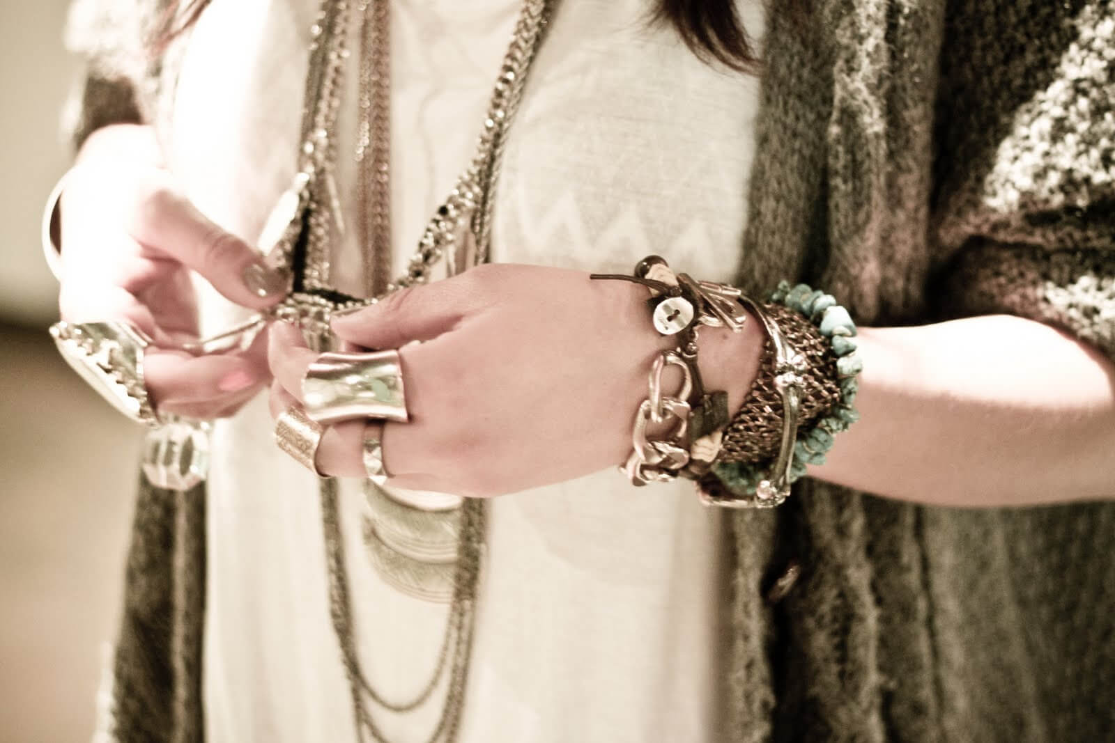 INCREDIBLE WAYS TO ENHANCE YOUR LOOK WITH FASHION JEWELRY